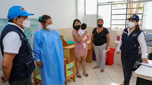Ministra Rosa Gutiérrez realizó visitas inopinadas a diversos establecimientos de salud de Lima centro y este