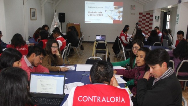 Contraloría y sociedad civil de Cusco coordinan planificación de servicios de control en taller participativo