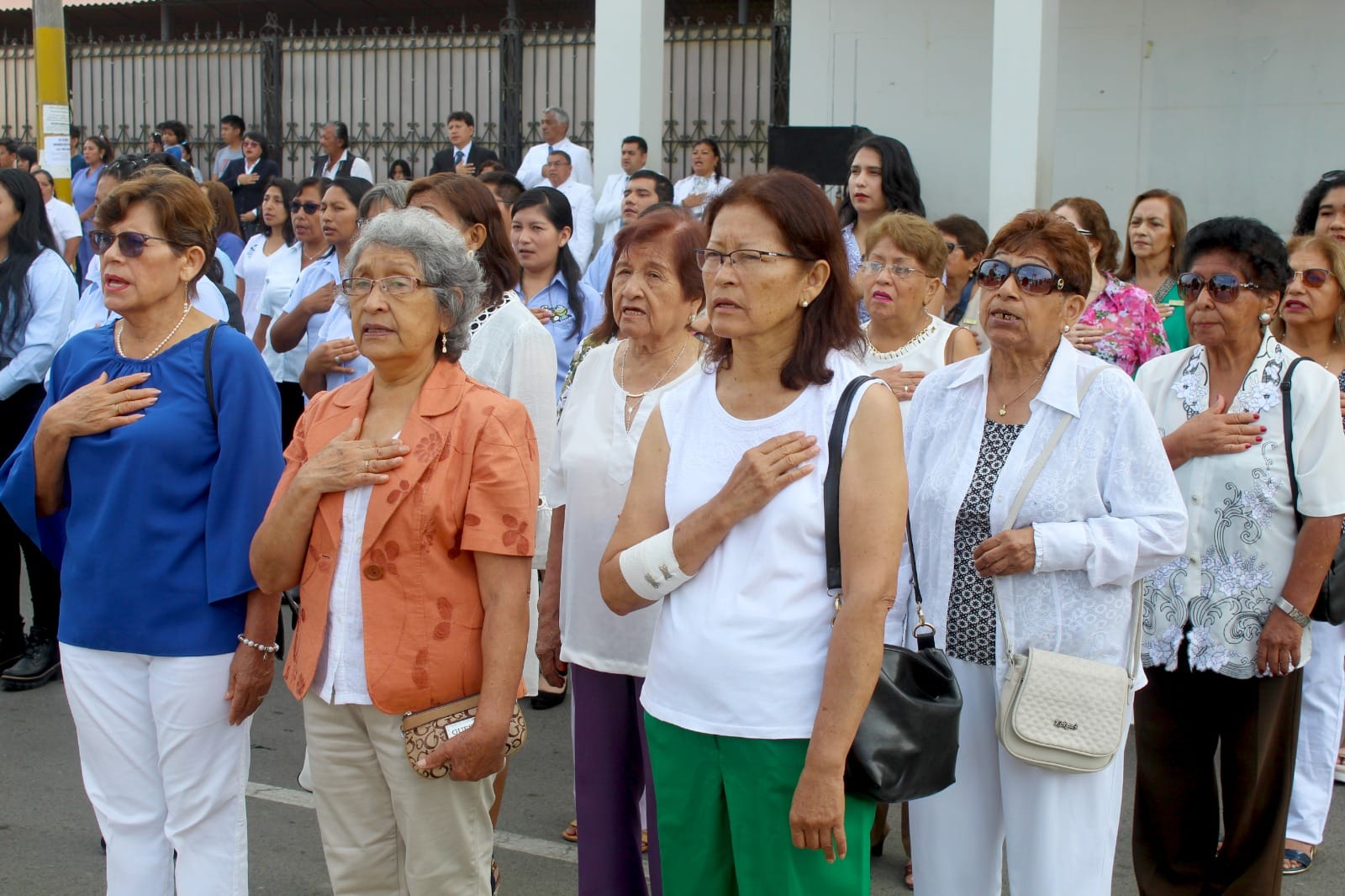 Alcalde provincial y regidores participaron de ceremonia por aniversario del Hospital San Juan Bautista y del Comité de Damas de Huaral
