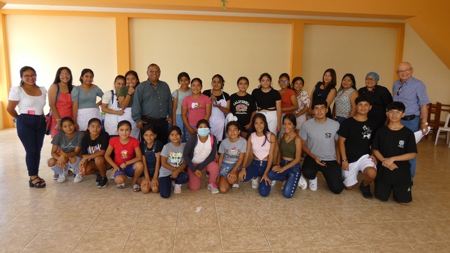 EXCELENTE PRESENTACIÓN DE PRODUCTOS DEL TALLER DE REPOSTERÍA “VACACIONES ÚTILES 2023”
