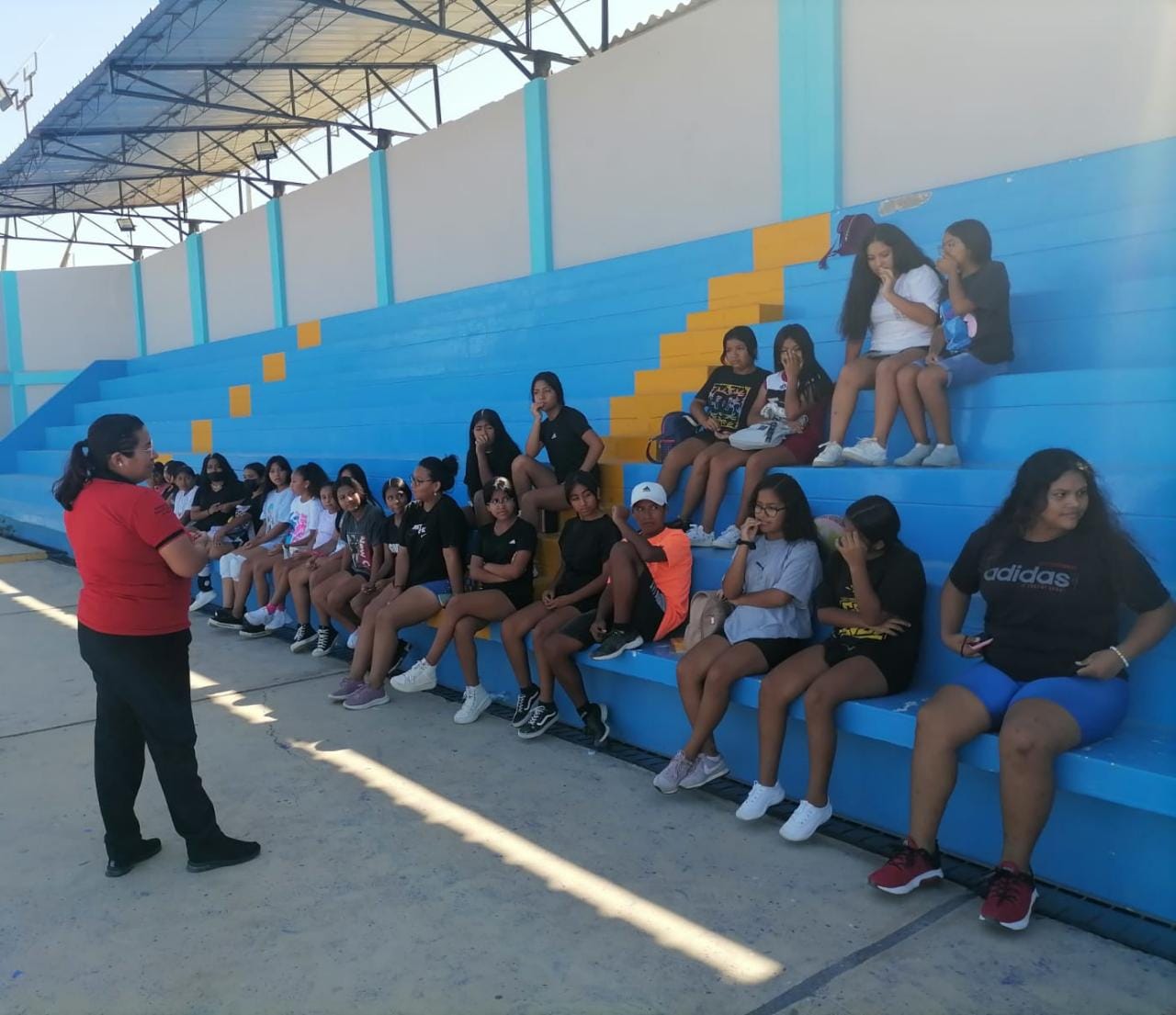 Integrantes de Taller de Vóley recibieron charla Psicoeducativa