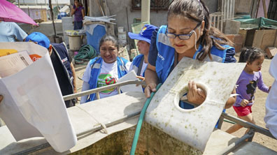 Imagen 3 de Brigadas contra el dengue realizan control larvario en 250 viviendas de la Quebrada Castro Castro en San Juan de Lurigancho