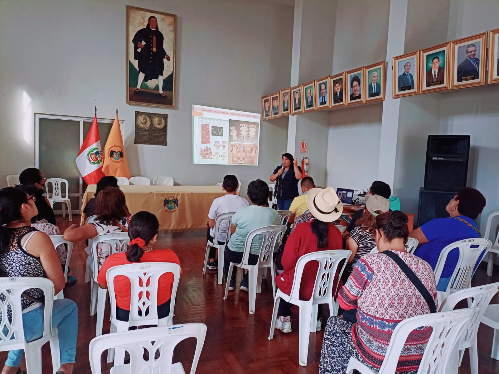 Municipalidad de Huaral realizó taller de capacitación para artesanos locales