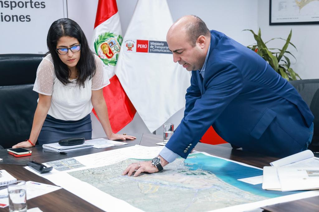 El alcalde Pedro Spadaro se reunió con la ministra de Transportes y Comunicaciones Paola Lazart, con el fin de dar solución al problema de la congestión vial.