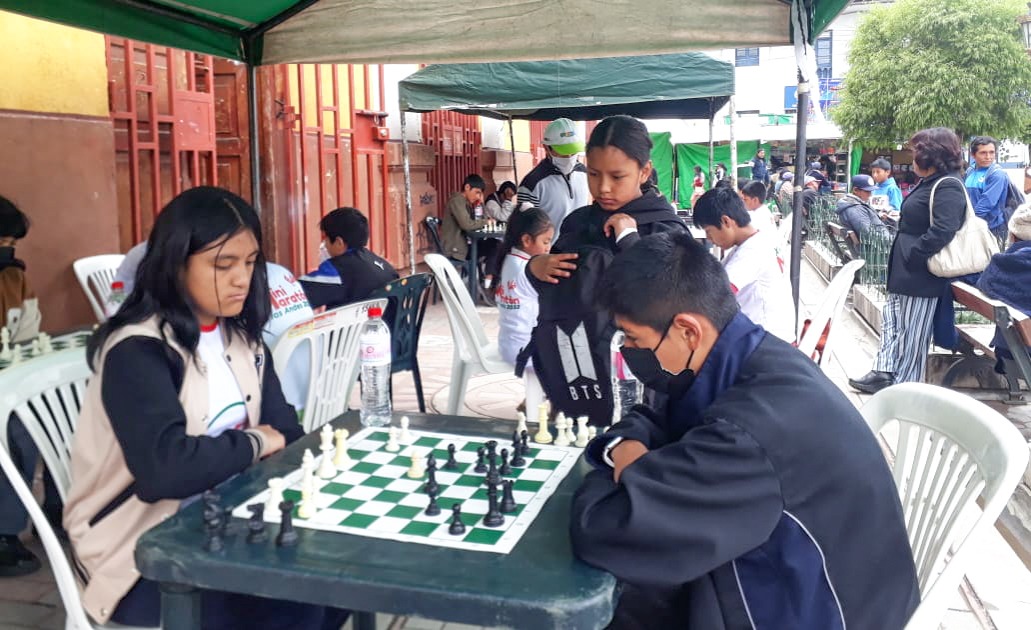 Más de 100 niños, niñas y adolescentes participan del taller de ajedrez