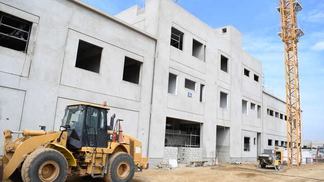 Gerente de Salud supervisa construcción del nuevo Centro de Salud para Reque