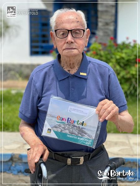 nuestro vecino seรฑor Miguel Fernรกndez Pereyra de 91 aรฑos de edad
