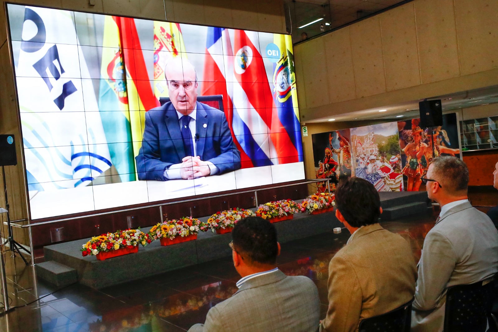 Ministra de Cultura participó de la presentación de publicaciones culturales sobre el impacto de la COVID- 19 en el sector