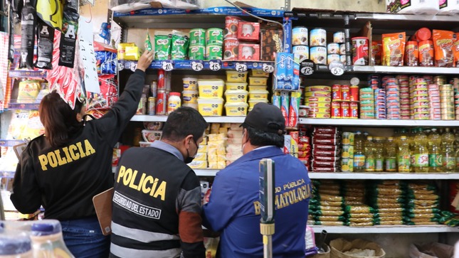 Personal de la Unidad de Bromatología de la Municipalidad Provincial de Huancayo, realizó un operativo inopinado conjunto con el Ministerio Público y la Policía Nacional