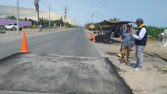 Para Evitar Accidentes De Tránsito La Municipalidad Provincial De Camaná Construye Dos Reductores De Velocidad En Sector El Chorro