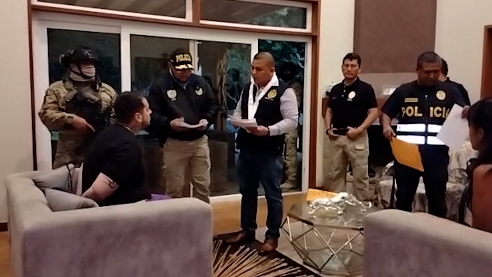 Equipo Especial, en coordinación con la Fiscalía, allanó siete inmuebles.