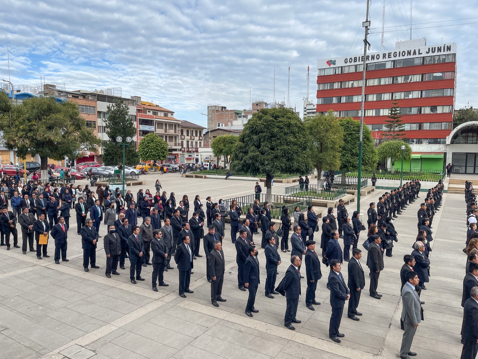 Después de 2 años de pandemia, MPH Realizó la primera ceremonia de izamiento