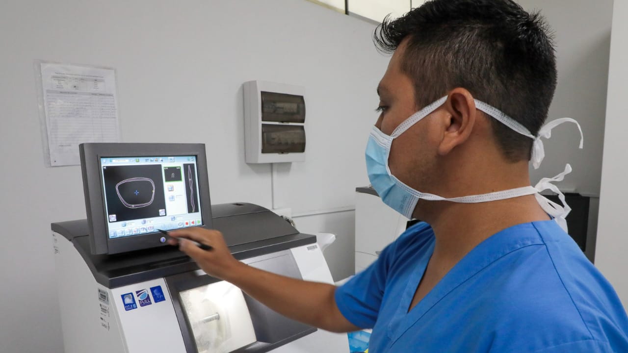 Minsa: en menos de 30 minutos entregan lentes oftálmicos a pacientes