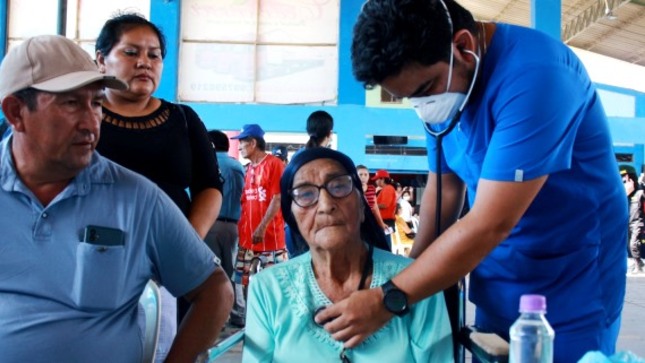 GORE lleva campaña médica a pobladores de Tambogrande 