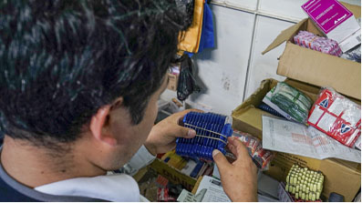 Imagen 2 de 12 mil medicamentos fueron incautados en operativo realizado en el centro comercial El Hueco