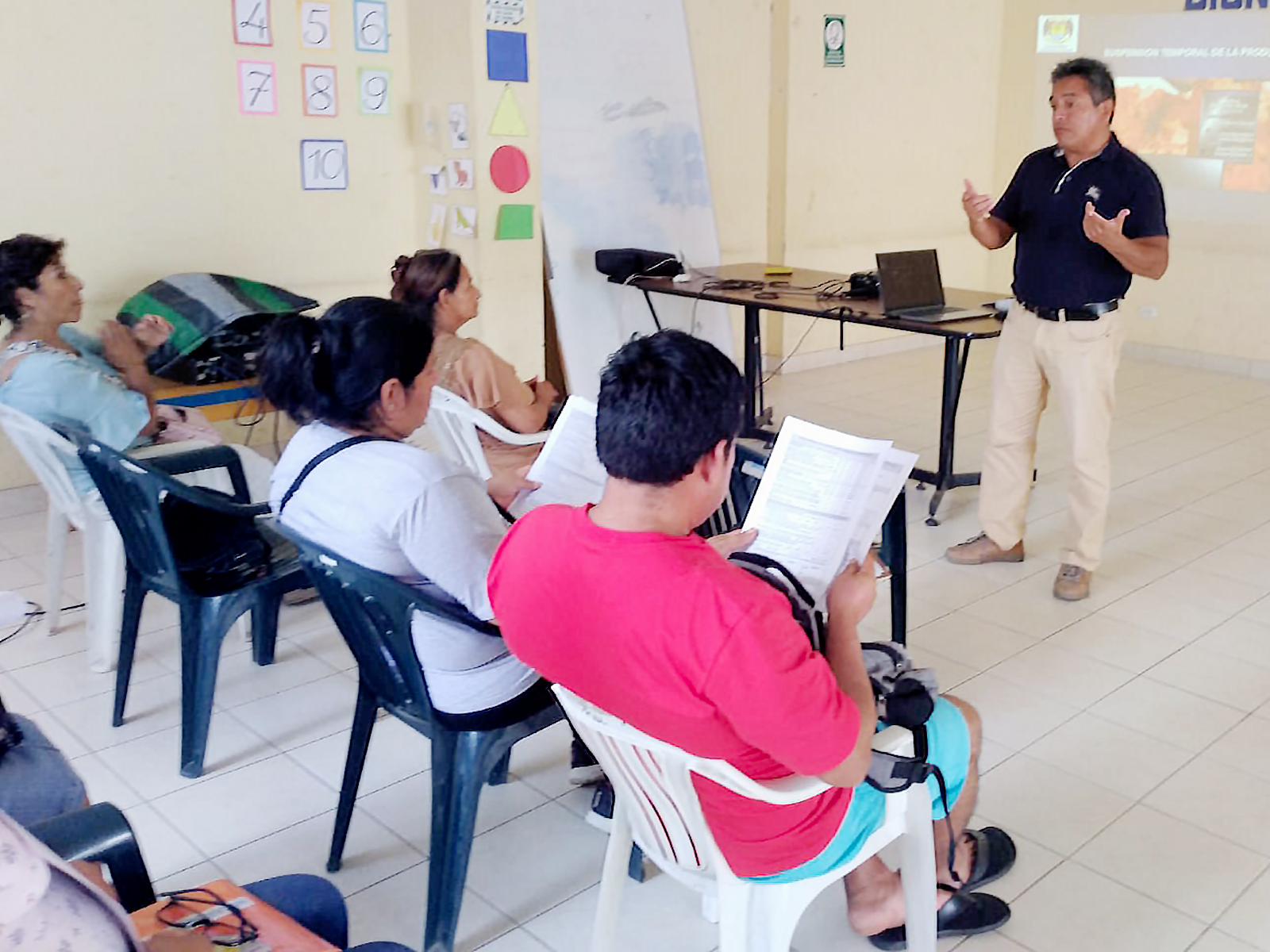 Municipalidad de Huaral realizó taller de Quioscos y cafetines saludables
