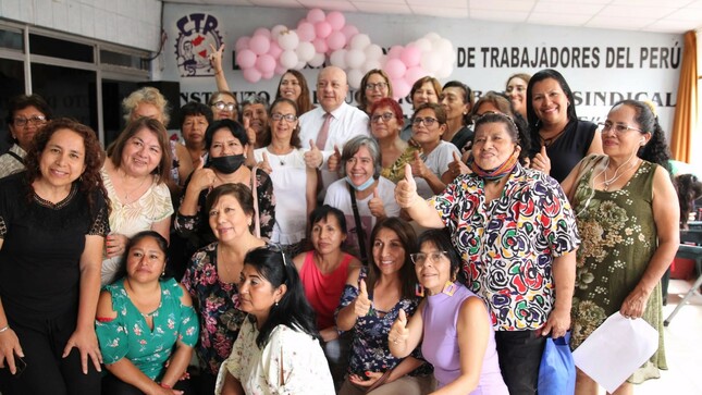 Ministro en homenaje a la mujer