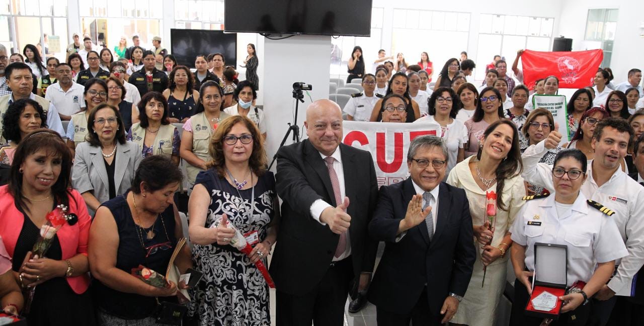 Sm en homenaje a mujeres