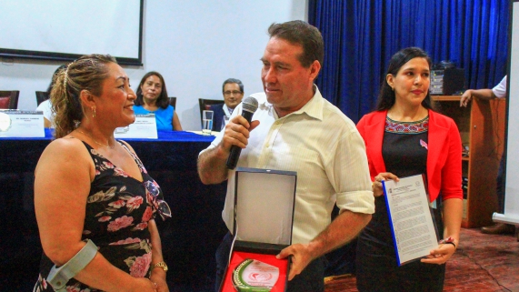 MUJER