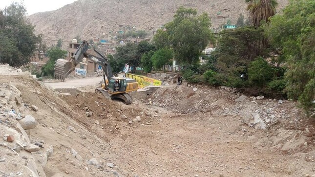 Ministerio de Vivienda culmina trabajos de limpieza y descolmatación en quebrada Quirio en el distrito de Chosica 