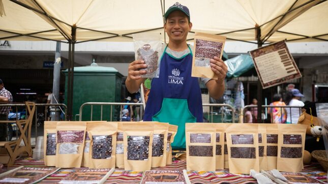 Veintiocho productores agroindustriales participaron en la Feria Renacer Alimentario.