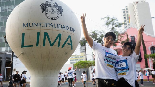 Desde muy temprano miles de personas llegaron hasta el Parque Washington para participar de una mañana deportiva.