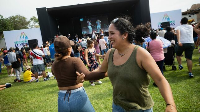 Show de carnavales de las distintas regiones del país se presentaron en auditorio de Chabuca Granda.