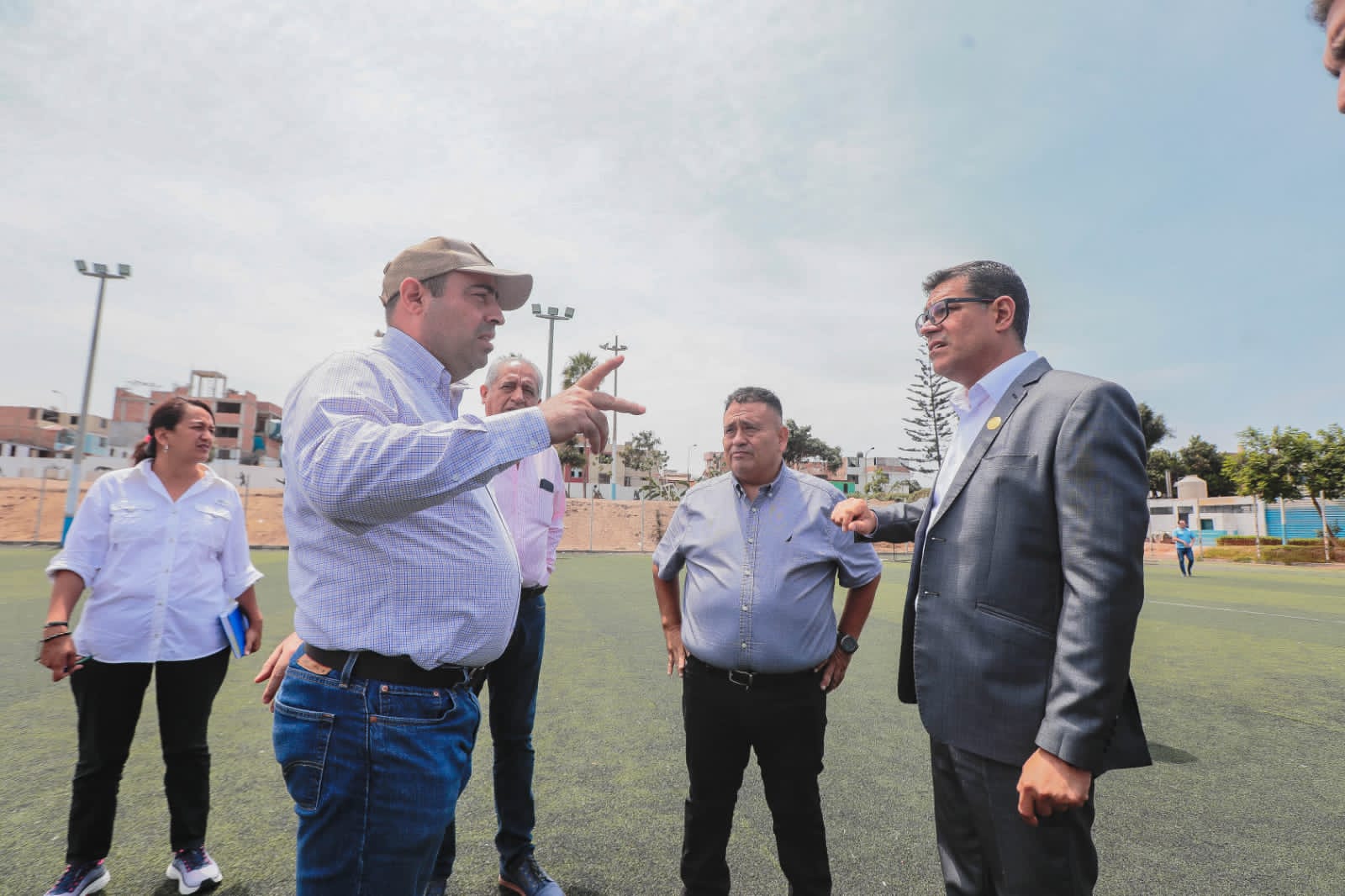 El alcalde Pedro Spadaro se reunió con su par de La Perla, Rodolfo Adrianzén, como parte de la agenda de actividades conjuntas que manejan ambos municipios.