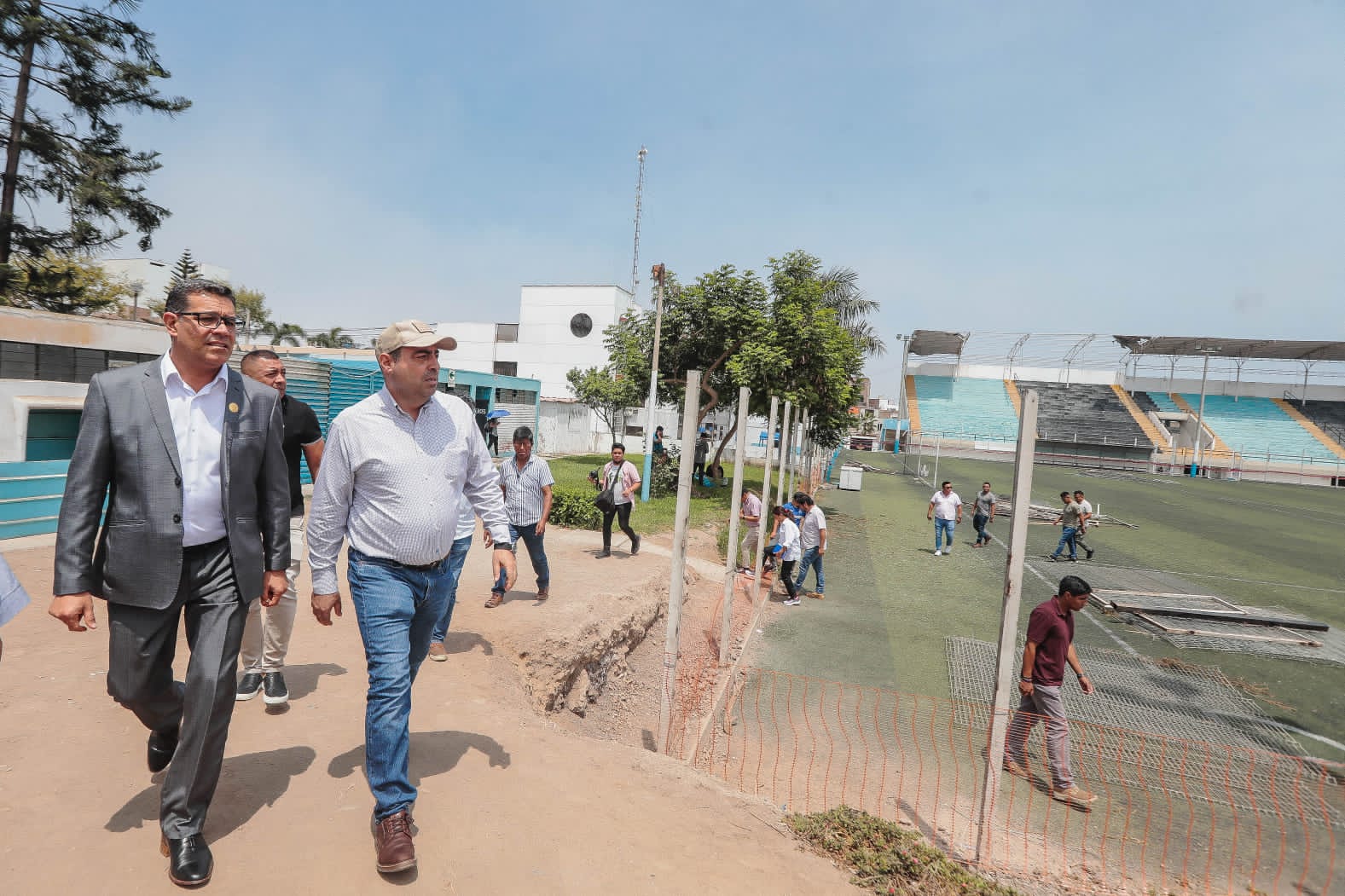 El alcalde Pedro Spadaro se reunió con su par de La Perla, Rodolfo Adrianzén, como parte de la agenda de actividades conjuntas que manejan ambos municipios.