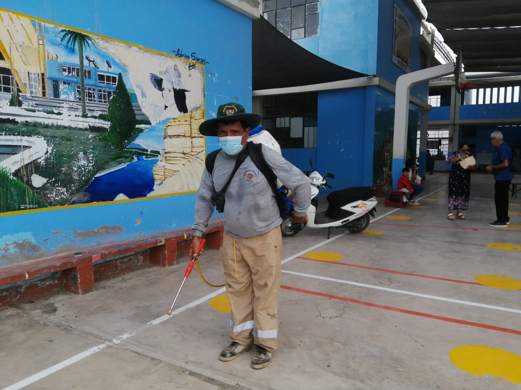 Municipalidad Provincial De Camaná Realiza Fumigación Y Desinfección A Las Aulas De Instituciones Educativas Por Inicio Del Año Escolar 2023