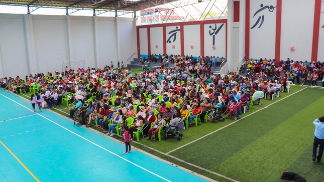 #DesarrolloyBienestar  🙋‍♀️Cientos de mujeres fueron agasajadas por la Municipalidad Distrital de Ite en el Día Internacional de la Mujer.