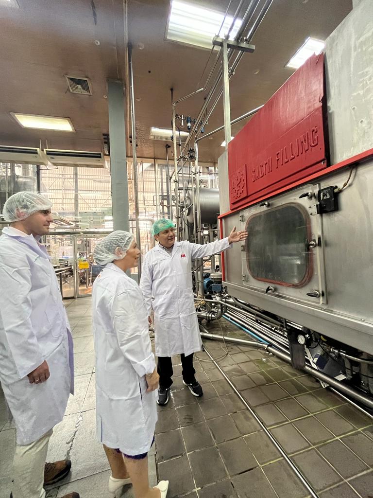 Visita embajadora de Tailandia a sede de Ajegroup