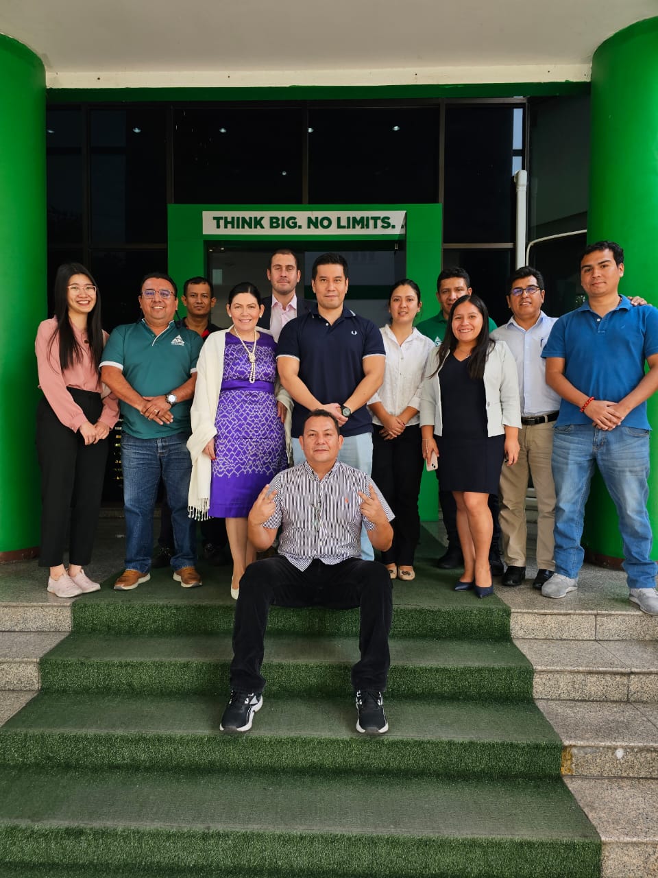 Visita embajadora de Tailandia a sede de Ajegroup