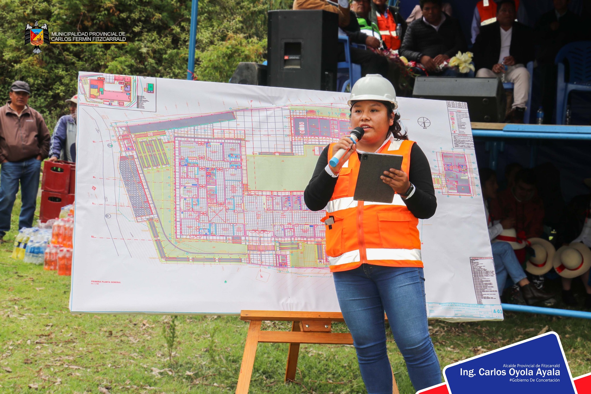 Colocacion de pprimera piedra para la reconstruccion del centro de salud Yauya