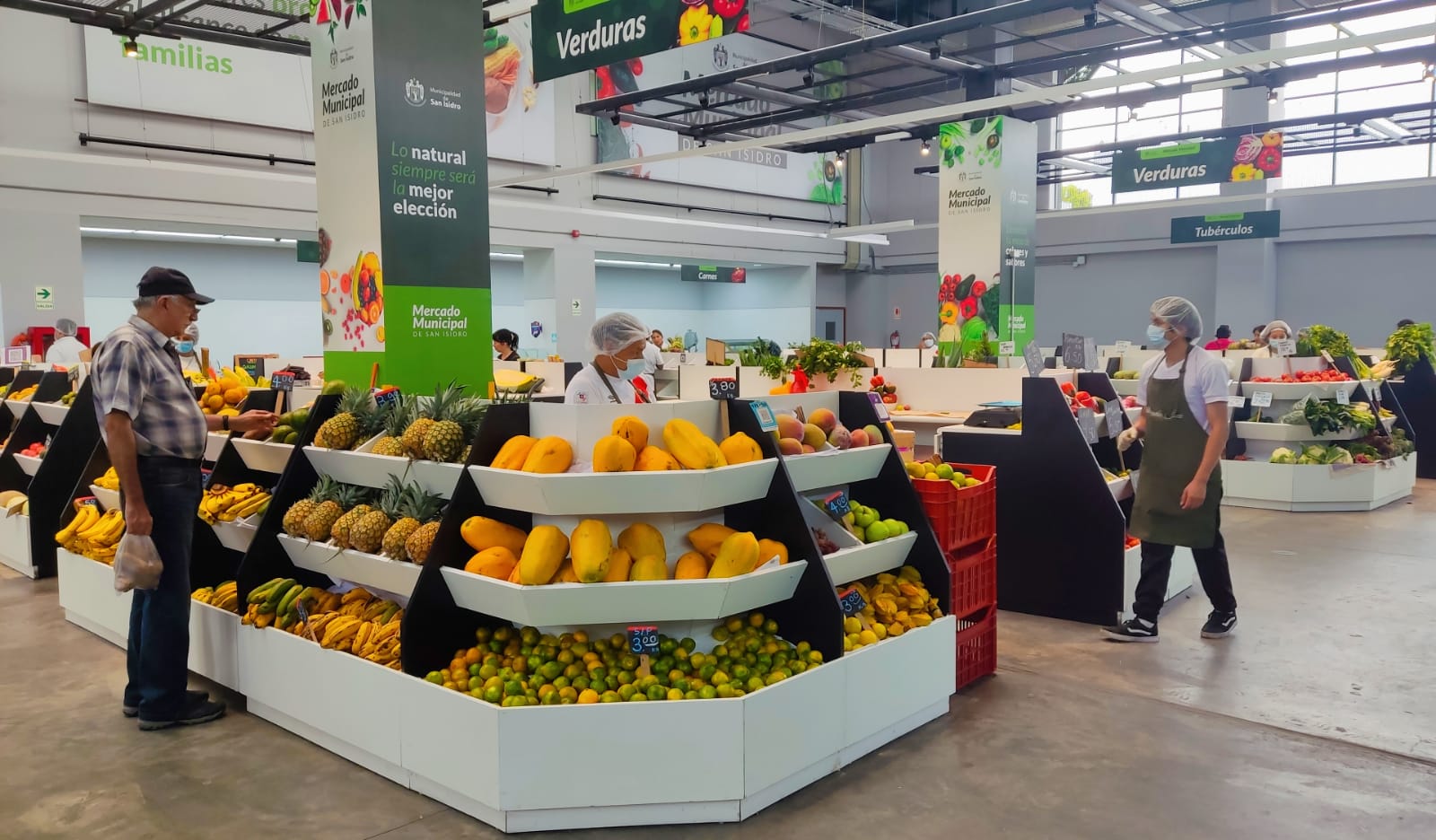 Productores de Agro Rural en Mercado Municipal de San Isidro