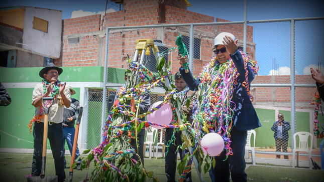 Municipalidad de Yunguyo inicia la ejecución del proyecto de renovación del complejo deportivo en el Barrio LAYKAKOTA 