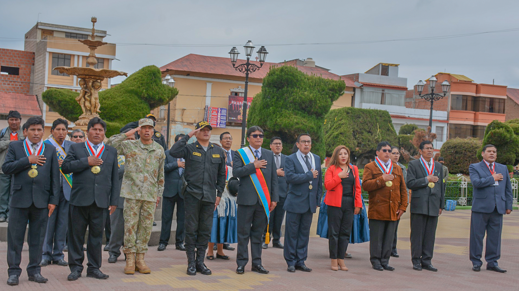 Ceremonia de Izamiento del Pabellón Nacional y Bandera de Yunguyo en nuestra plaza de Armas