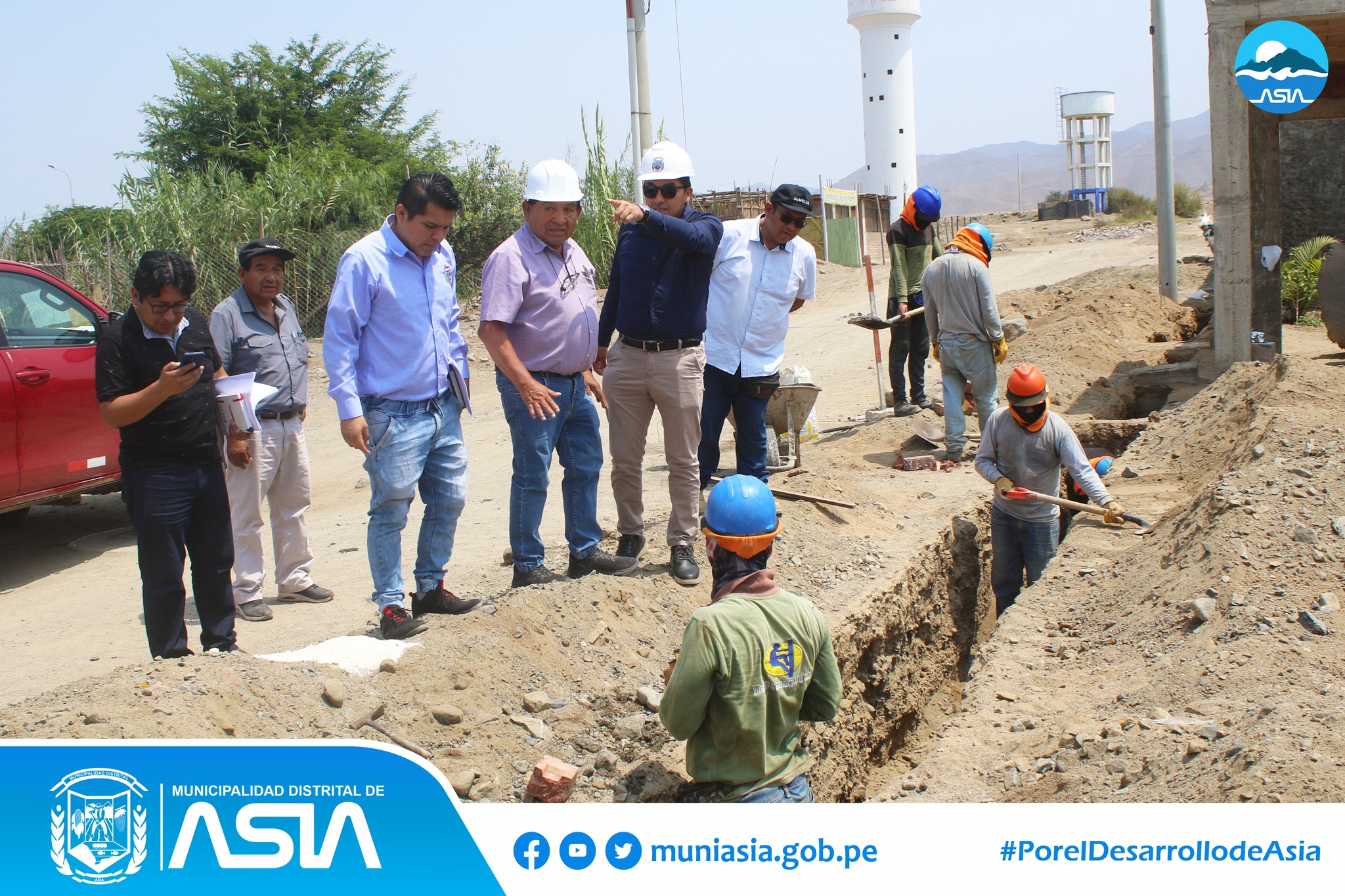 Alcalde supervisa obra de electricidad en el anexo santa rosa de Asia