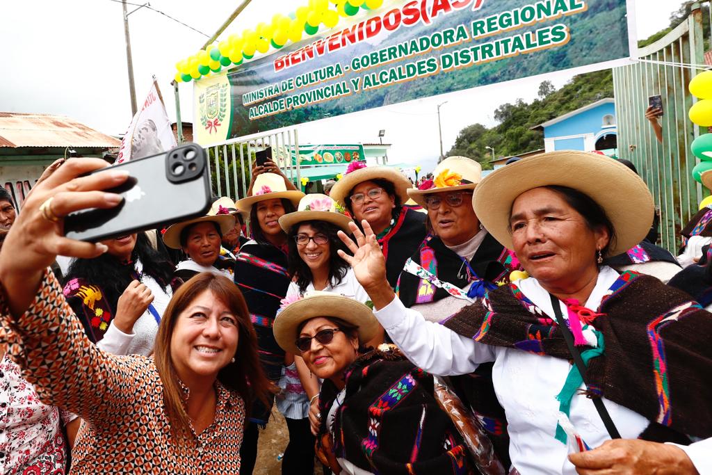 Ministra de Cultura participó en lanzamiento del programa “Yachasqa Kachun” en Atavillos Bajo