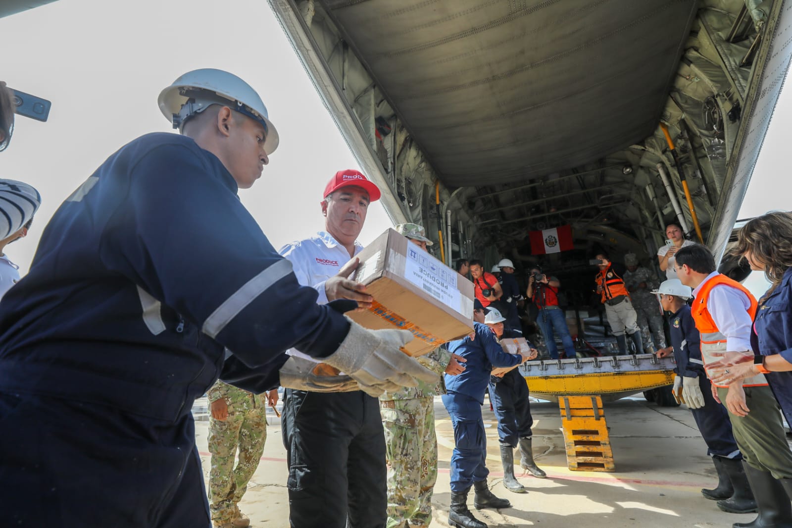 Imagen referencial "Ministro Pérez Reyes: Trasladaremos 22 toneladas de ayuda humanitaria para la región Lambayeque"