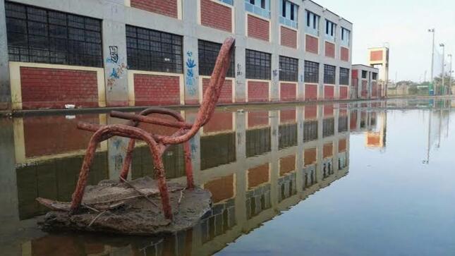 Colegio inundado