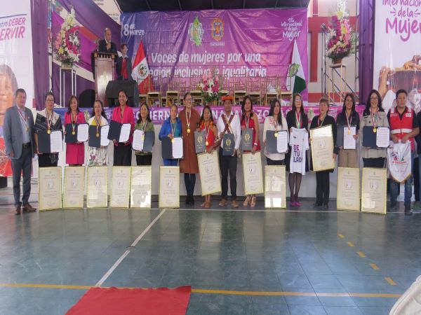 Gobierno Regional de Amazonas reconoce al Indecopi por contribuir al desarrollo de la mujer de la región