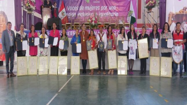 Gobierno Regional de Amazonas reconoce al Indecopi por contribuir al desarrollo de la mujer de la región