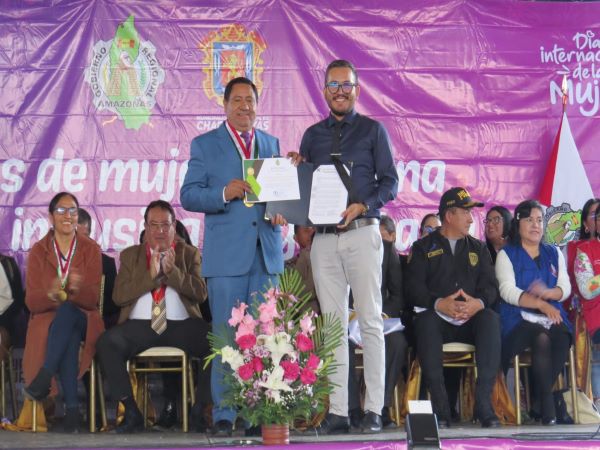 Gobierno Regional de Amazonas reconoce al Indecopi por contribuir al desarrollo de la mujer de la región