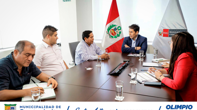 Nuestro alcalde Olimpio Alegría, sostuvo una reunión de trabajo con el Ministro de Desarrollo e Inclusión Social, Julio Javier Demartini Montes, donde se tocaron temas de impulsar los programas sociales en beneficio de todos nuestros vecinos santanitenses.
#OLIMPIOALEGRIA 
#SantaAnitaenbuenasmanos