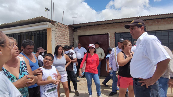 Gobernador continúa recorriendo zonas afectadas por lluvias para coordinar intervenciones