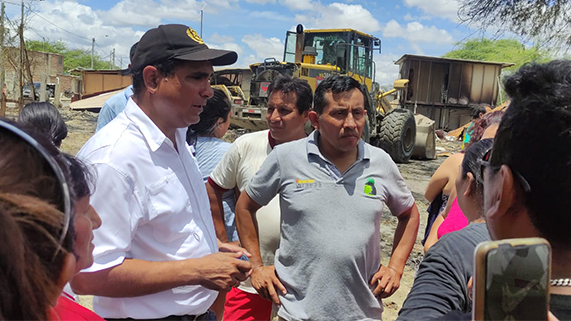 Gobernador continúa recorriendo zonas afectadas por lluvias para coordinar intervenciones