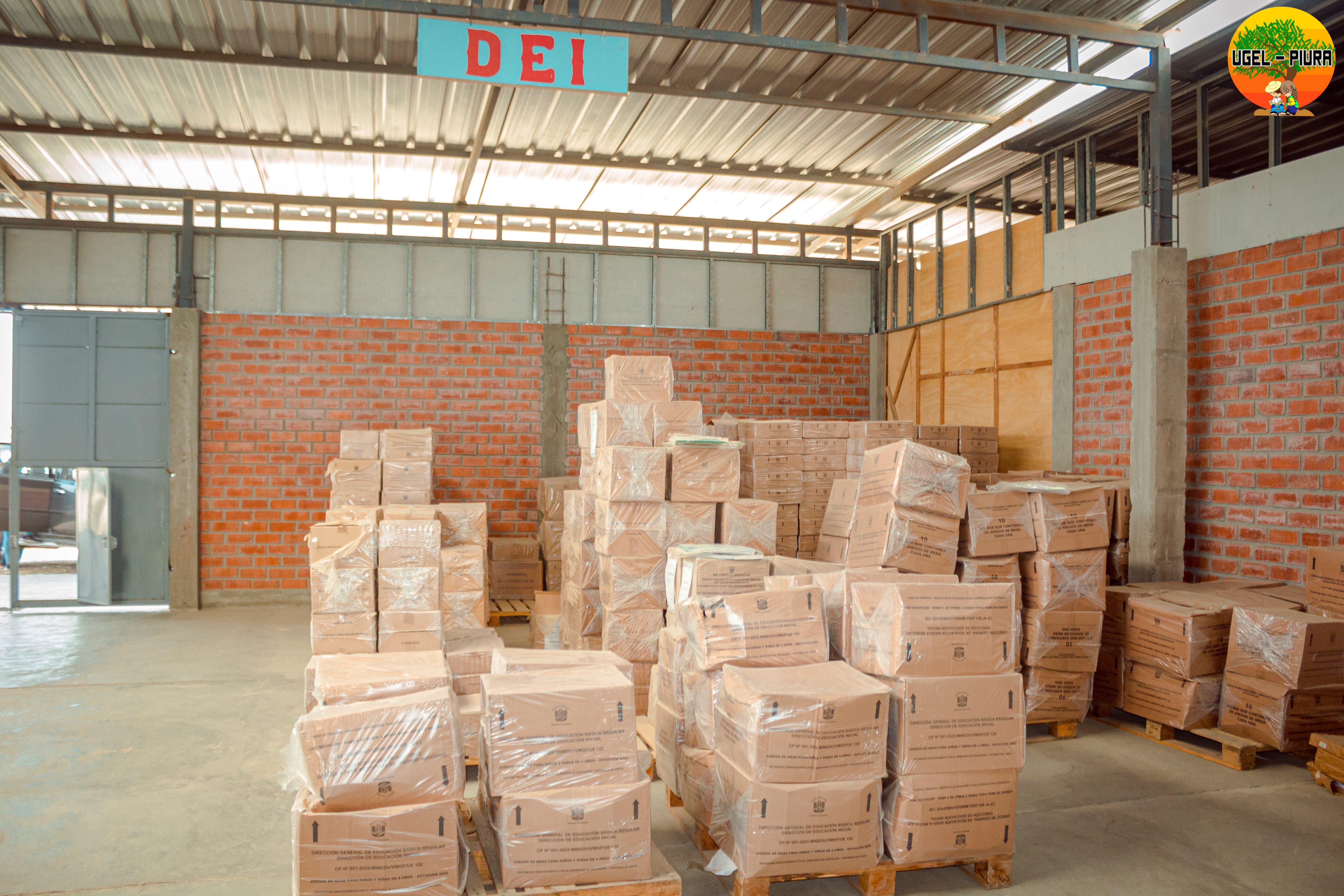 distribución de material educativo para el inicio del año escolar 2023