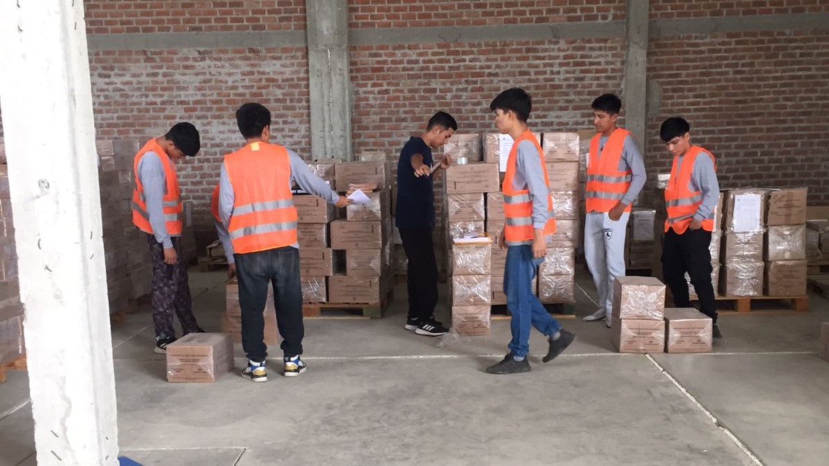 distribución de material educativo para el inicio del año escolar 2023