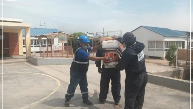 Fumigación en C.E. Víctor Morón Muñoz